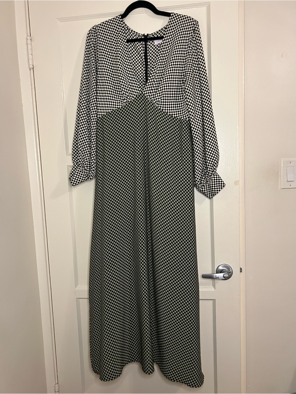 Lisa Says Gah Black and White Long Sleeve Maxi Dress - Classic Checked Pattern